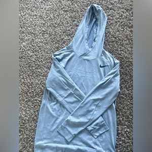 Medium Nike lightweight Shirt-Hoodie